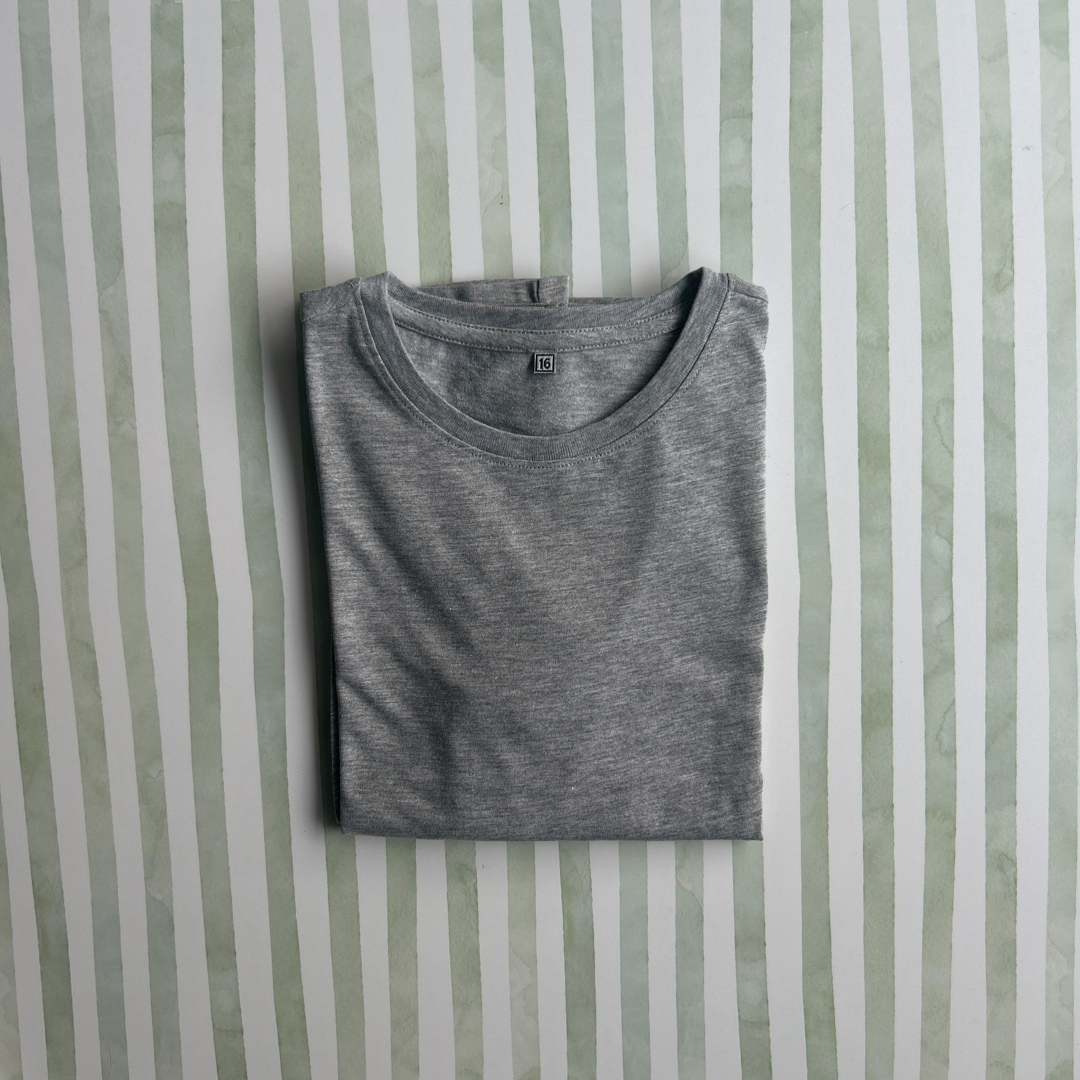 POLO MANGA LARGA COLOR ENTERO GRIS